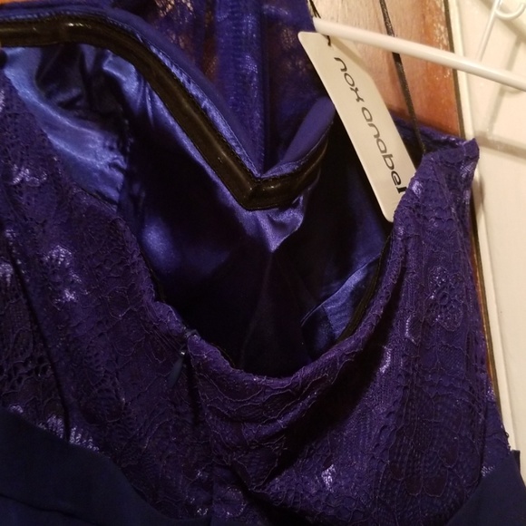 Gown - Picture 5 of 5